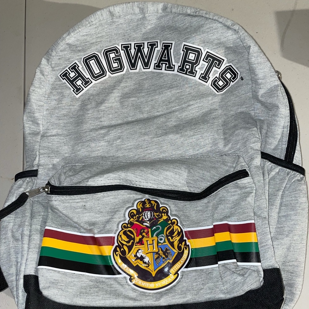 Hogwarts backpack great condition with hogwarts crest